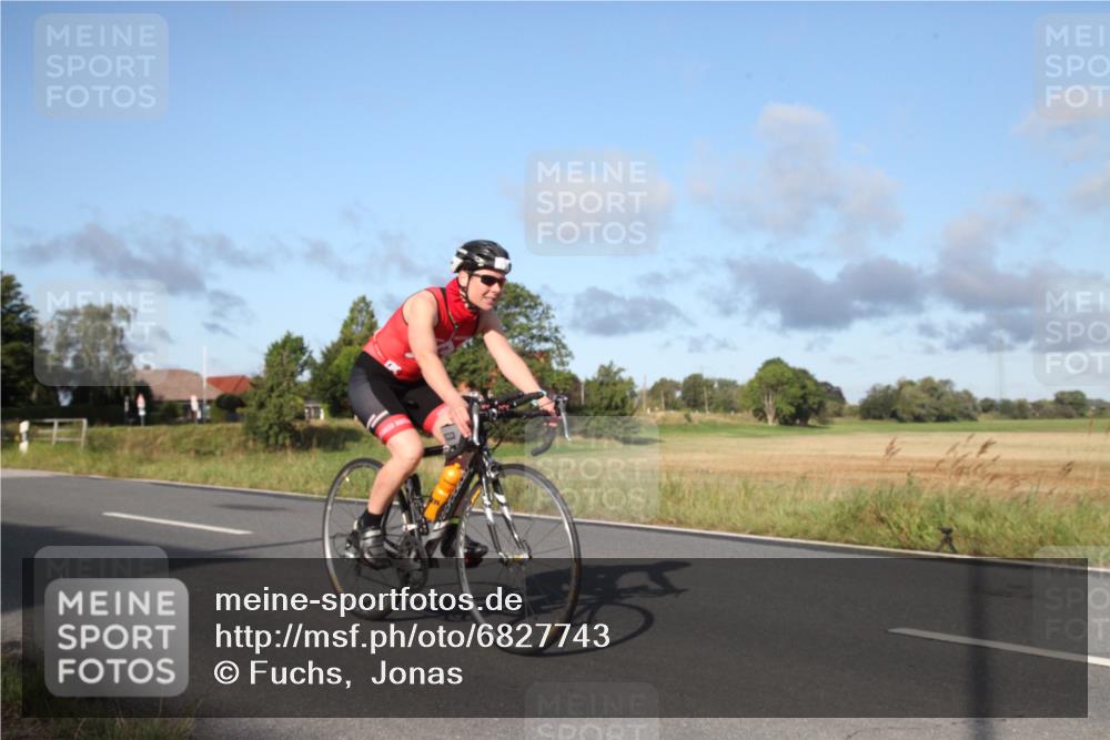 25.08.2024 - Elbe Triathlon Hamburg Fuchs,  Jonas http://msf.ph/oto/6827743 25.08.2024 09:18:31 Radfahren 119, 228, 73, 50, 242 meine-sportfotos.de