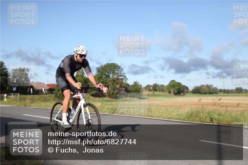 25.08.2024 - Elbe Triathlon Hamburg Fuchs,  Jonas http://msf.ph/oto/6827744 25.08.2024 09:18:34 Radfahren 119, 228, 73, 50, 242 meine-sportfotos.de