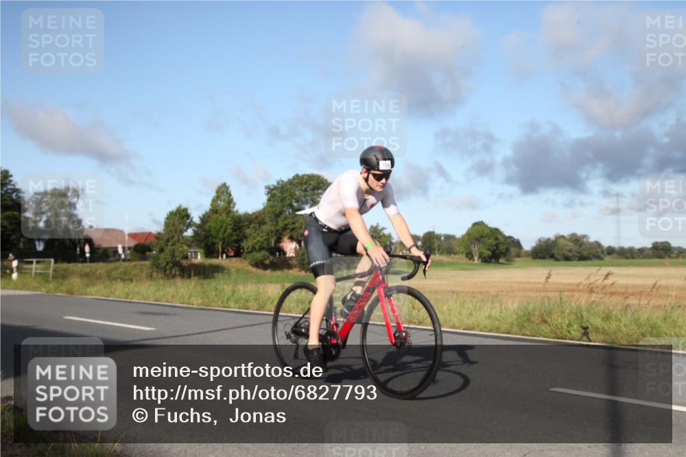 25.08.2024 - Elbe Triathlon Hamburg Fuchs,  Jonas http://msf.ph/oto/6827793 25.08.2024 09:19:45 Radfahren 199, 281, 99 meine-sportfotos.de