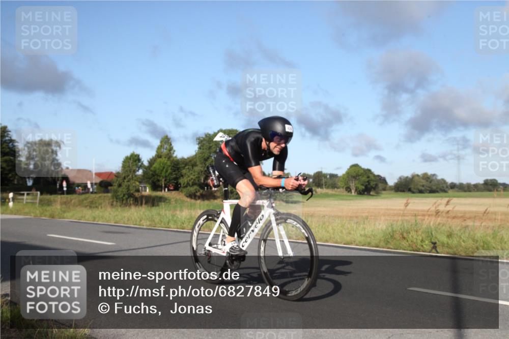 25.08.2024 - Elbe Triathlon Hamburg Fuchs,  Jonas http://msf.ph/oto/6827849 25.08.2024 09:20:50 Radfahren 424, 100, 203 meine-sportfotos.de