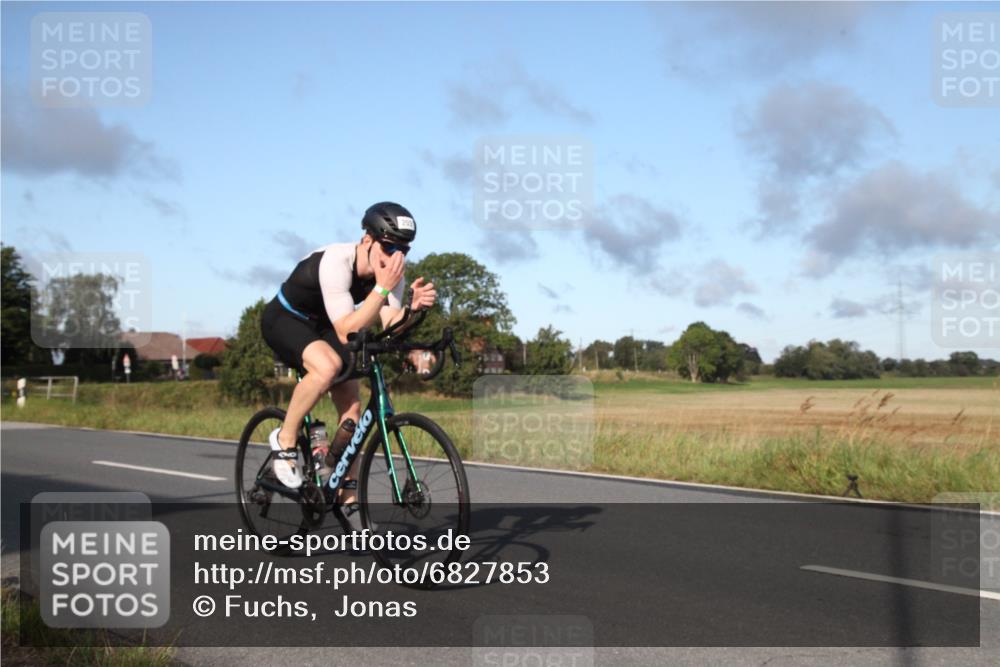 25.08.2024 - Elbe Triathlon Hamburg Fuchs,  Jonas http://msf.ph/oto/6827853 25.08.2024 09:20:57 Radfahren 100, 203, 1850, 89, 399, 267 meine-sportfotos.de