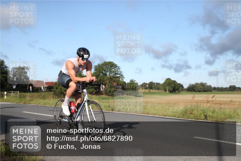25.08.2024 - Elbe Triathlon Hamburg Fuchs,  Jonas http://msf.ph/oto/6827890 25.08.2024 09:21:41 Radfahren 197, 204, 42, 46, 92, 294, 34, 280 meine-sportfotos.de