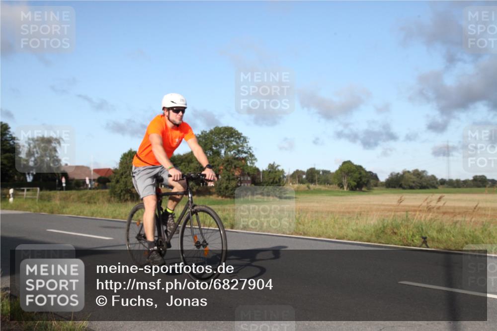 25.08.2024 - Elbe Triathlon Hamburg Fuchs,  Jonas http://msf.ph/oto/6827904 25.08.2024 09:21:48 Radfahren 92, 294, 34, 280, 190, 84 meine-sportfotos.de