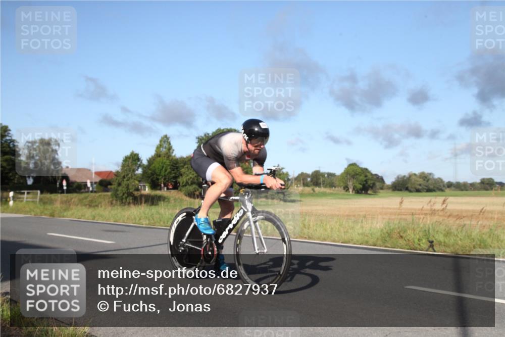 25.08.2024 - Elbe Triathlon Hamburg Fuchs,  Jonas http://msf.ph/oto/6827937 25.08.2024 09:22:25 Radfahren 179, 62, 440, 410, 128, 75 meine-sportfotos.de