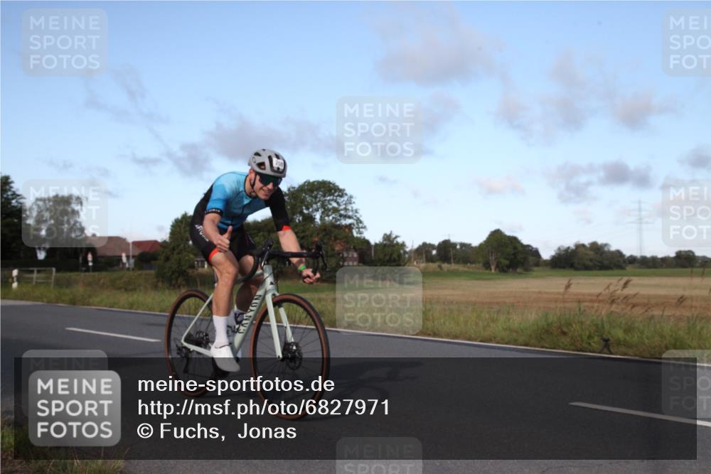 25.08.2024 - Elbe Triathlon Hamburg Fuchs,  Jonas http://msf.ph/oto/6827971 25.08.2024 09:22:59 Radfahren 56, 208 meine-sportfotos.de