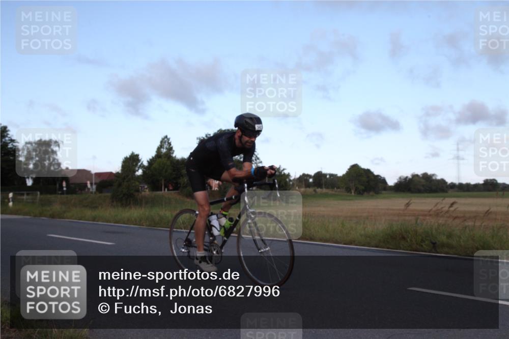 25.08.2024 - Elbe Triathlon Hamburg Fuchs,  Jonas http://msf.ph/oto/6827996 25.08.2024 09:23:39 Radfahren 64, 342, 35, 153 meine-sportfotos.de