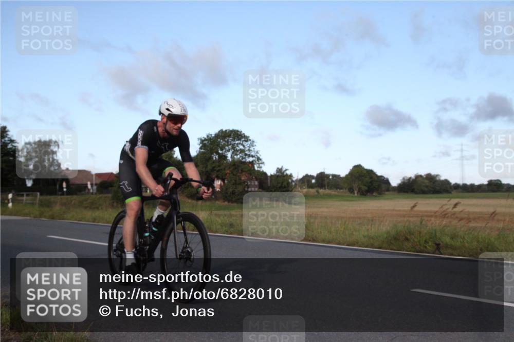 25.08.2024 - Elbe Triathlon Hamburg Fuchs,  Jonas http://msf.ph/oto/6828010 25.08.2024 09:23:54 Radfahren 310, 404, 60, 278, 142 meine-sportfotos.de