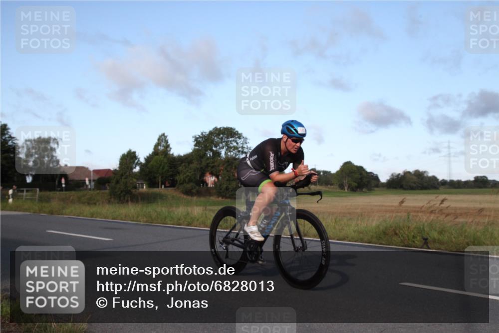 25.08.2024 - Elbe Triathlon Hamburg Fuchs,  Jonas http://msf.ph/oto/6828013 25.08.2024 09:24:00 Radfahren 142, 369 meine-sportfotos.de