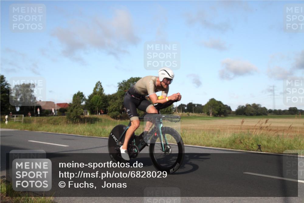 25.08.2024 - Elbe Triathlon Hamburg Fuchs,  Jonas http://msf.ph/oto/6828029 25.08.2024 09:24:16 Radfahren 283, 97, 174, 295, 94 meine-sportfotos.de