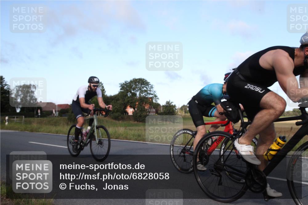 25.08.2024 - Elbe Triathlon Hamburg Fuchs,  Jonas http://msf.ph/oto/6828058 25.08.2024 09:24:45 Radfahren 161, 160, 261, 248, 349, 236, 262, 414 meine-sportfotos.de