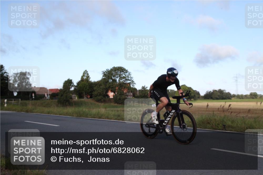 25.08.2024 - Elbe Triathlon Hamburg Fuchs,  Jonas http://msf.ph/oto/6828062 25.08.2024 09:24:48 Radfahren 160, 261, 248, 349, 236, 262, 414, 338, 237, 408 meine-sportfotos.de