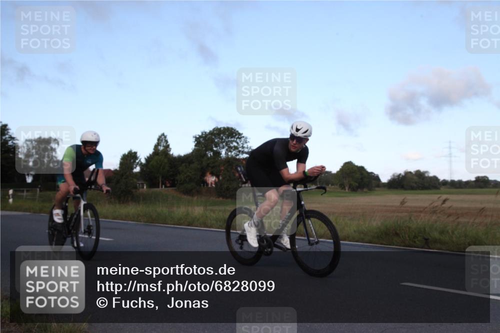 25.08.2024 - Elbe Triathlon Hamburg Fuchs,  Jonas http://msf.ph/oto/6828099 25.08.2024 09:25:20 Radfahren 415, 226, 43, 121 meine-sportfotos.de