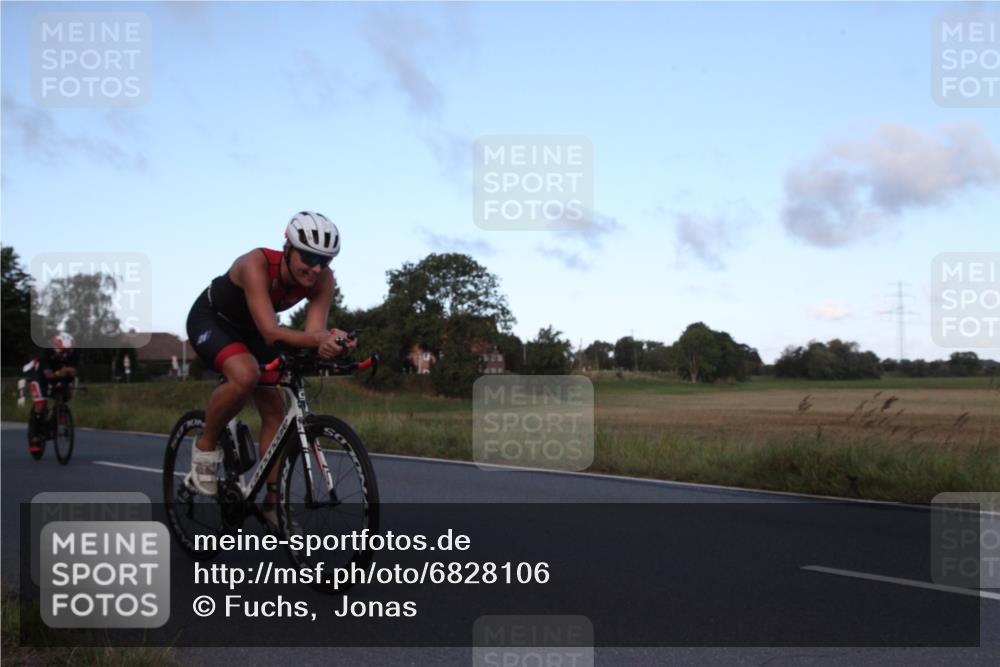 25.08.2024 - Elbe Triathlon Hamburg Fuchs,  Jonas http://msf.ph/oto/6828106 25.08.2024 09:25:28 Radfahren 121, 122, 58, 363, 284 meine-sportfotos.de