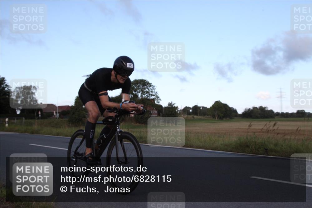 25.08.2024 - Elbe Triathlon Hamburg Fuchs,  Jonas http://msf.ph/oto/6828115 25.08.2024 09:25:47 Radfahren 347, 77, 238 meine-sportfotos.de
