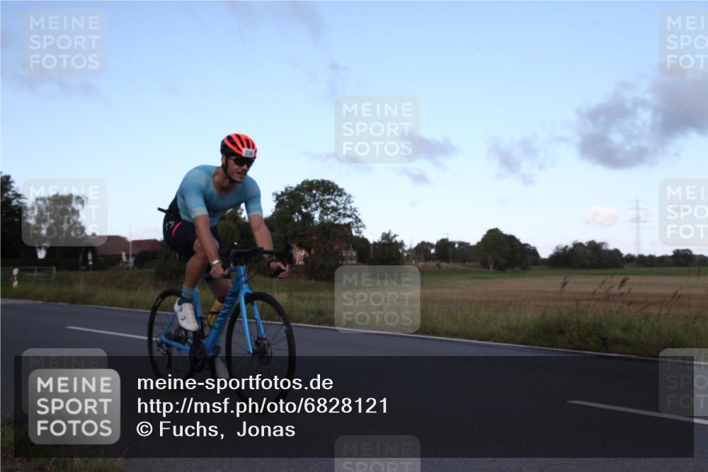 25.08.2024 - Elbe Triathlon Hamburg Fuchs,  Jonas http://msf.ph/oto/6828121 25.08.2024 09:25:54 Radfahren 77, 238, 210, 230, 202, 166 meine-sportfotos.de