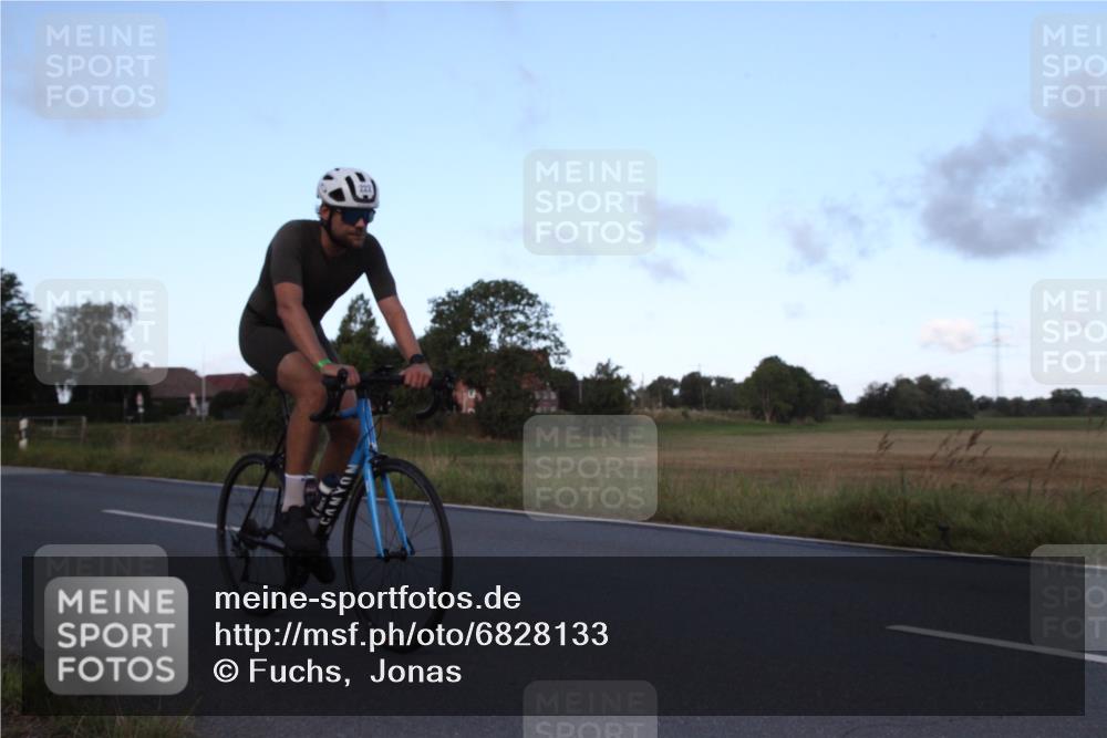 25.08.2024 - Elbe Triathlon Hamburg Fuchs,  Jonas http://msf.ph/oto/6828133 25.08.2024 09:26:05 Radfahren 230, 202, 166, 222, 158, 61, 252, 390 meine-sportfotos.de