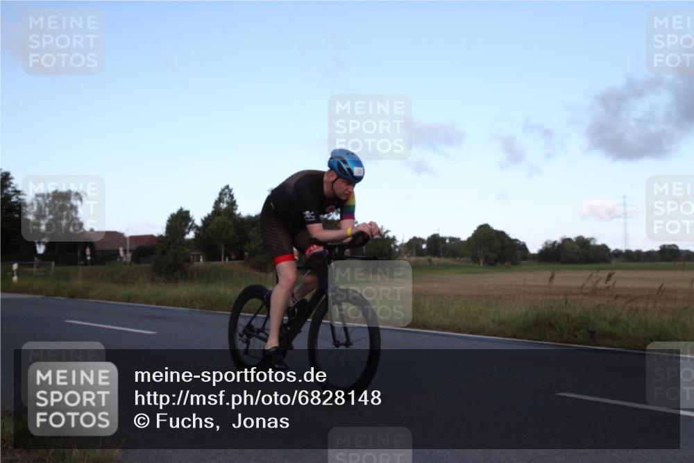 25.08.2024 - Elbe Triathlon Hamburg Fuchs,  Jonas http://msf.ph/oto/6828148 25.08.2024 09:26:13 Radfahren 158, 61, 252, 390, 52, 285, 318, 54 meine-sportfotos.de