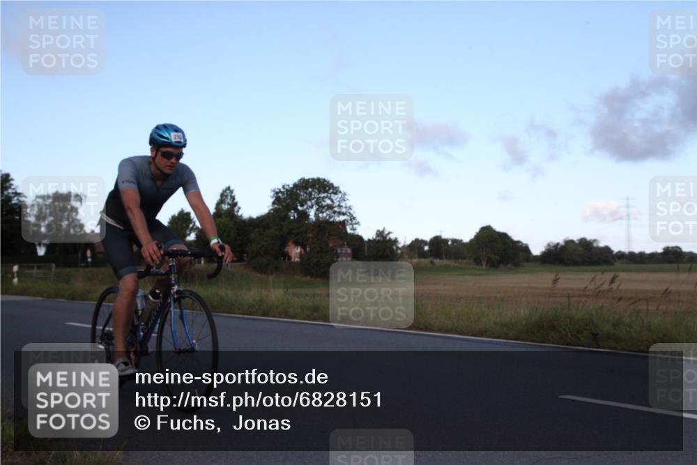 25.08.2024 - Elbe Triathlon Hamburg Fuchs,  Jonas http://msf.ph/oto/6828151 25.08.2024 09:26:14 Radfahren 61, 252, 390, 52, 285, 318, 54 meine-sportfotos.de