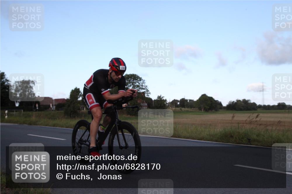 25.08.2024 - Elbe Triathlon Hamburg Fuchs,  Jonas http://msf.ph/oto/6828170 25.08.2024 09:26:32 Radfahren 244, 193, 293, 239, 370 meine-sportfotos.de