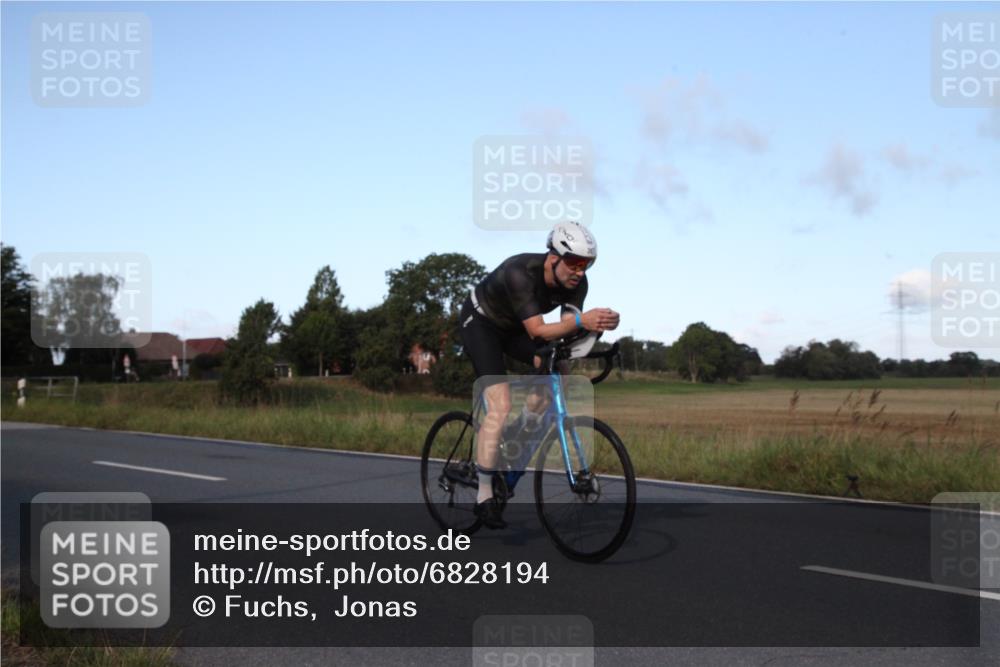 25.08.2024 - Elbe Triathlon Hamburg Fuchs,  Jonas http://msf.ph/oto/6828194 25.08.2024 09:27:26 Radfahren 434, 387, 403 meine-sportfotos.de
