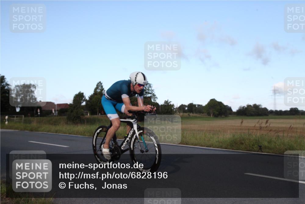 25.08.2024 - Elbe Triathlon Hamburg Fuchs,  Jonas http://msf.ph/oto/6828196 25.08.2024 09:27:30 Radfahren 387, 403, 157, 378 meine-sportfotos.de
