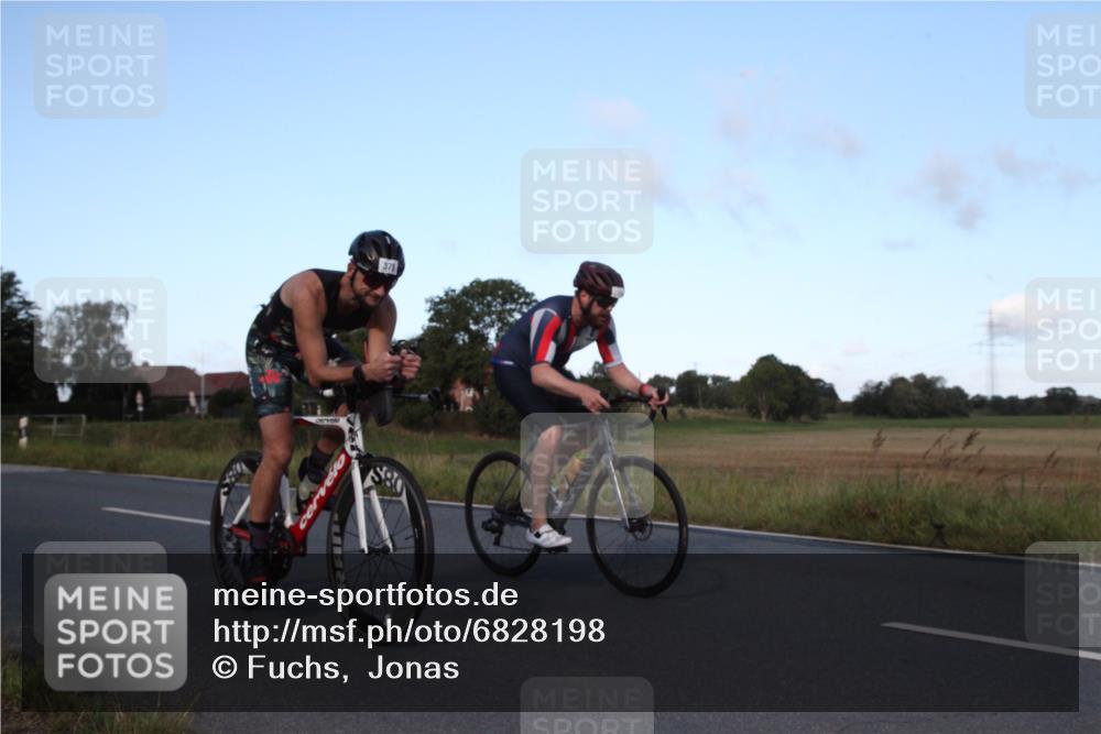25.08.2024 - Elbe Triathlon Hamburg Fuchs,  Jonas http://msf.ph/oto/6828198 25.08.2024 09:27:34 Radfahren 403, 157, 378, 215, 163 meine-sportfotos.de