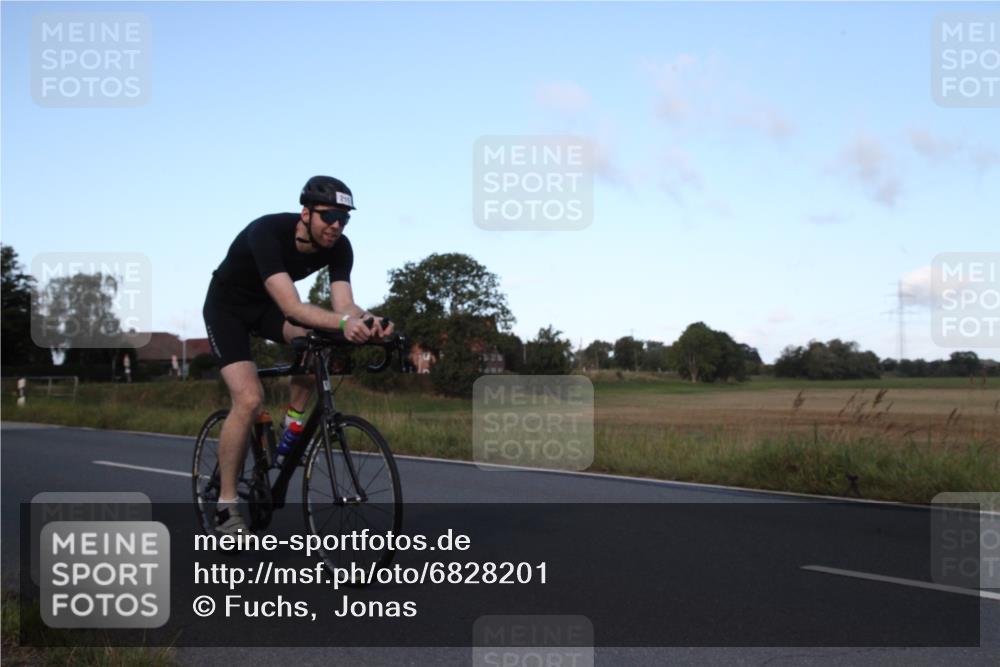 25.08.2024 - Elbe Triathlon Hamburg Fuchs,  Jonas http://msf.ph/oto/6828201 25.08.2024 09:27:38 Radfahren 157, 378, 215, 163 meine-sportfotos.de