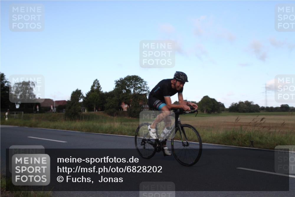 25.08.2024 - Elbe Triathlon Hamburg Fuchs,  Jonas http://msf.ph/oto/6828202 25.08.2024 09:27:39 Radfahren 157, 378, 215, 163 meine-sportfotos.de