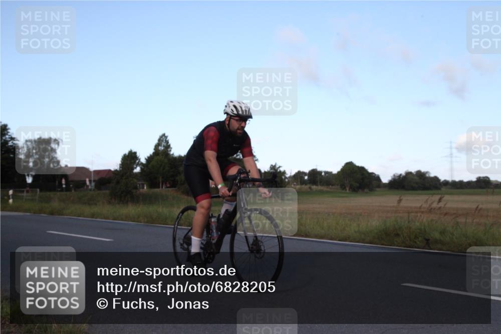 25.08.2024 - Elbe Triathlon Hamburg Fuchs,  Jonas http://msf.ph/oto/6828205 25.08.2024 09:27:51 Radfahren 276, 165, 141 meine-sportfotos.de