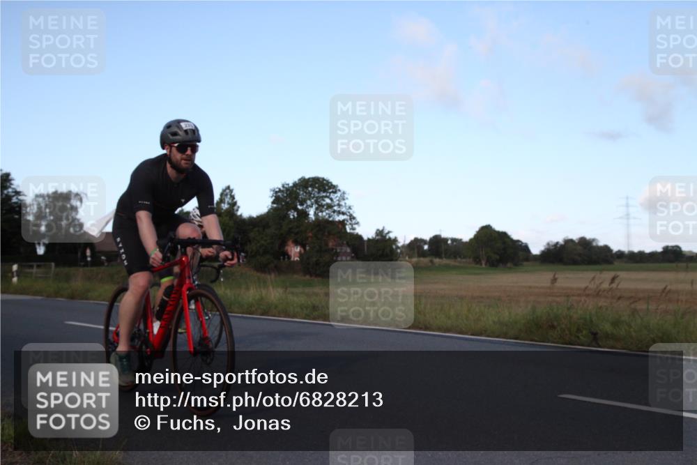 25.08.2024 - Elbe Triathlon Hamburg Fuchs,  Jonas http://msf.ph/oto/6828213 25.08.2024 09:28:02 Radfahren 141, 41, 233, 150, 69, 207 meine-sportfotos.de