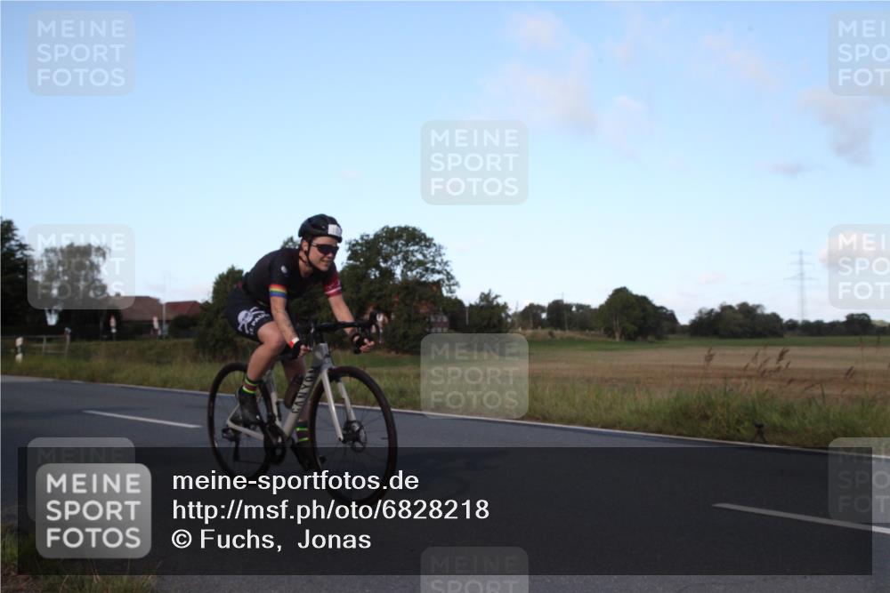 25.08.2024 - Elbe Triathlon Hamburg Fuchs,  Jonas http://msf.ph/oto/6828218 25.08.2024 09:28:06 Radfahren 41, 233, 150, 69, 207, 435, 417, 55 meine-sportfotos.de
