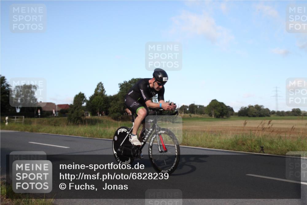 25.08.2024 - Elbe Triathlon Hamburg Fuchs,  Jonas http://msf.ph/oto/6828239 25.08.2024 09:28:20 Radfahren 270, 358, 398, 168, 143 meine-sportfotos.de
