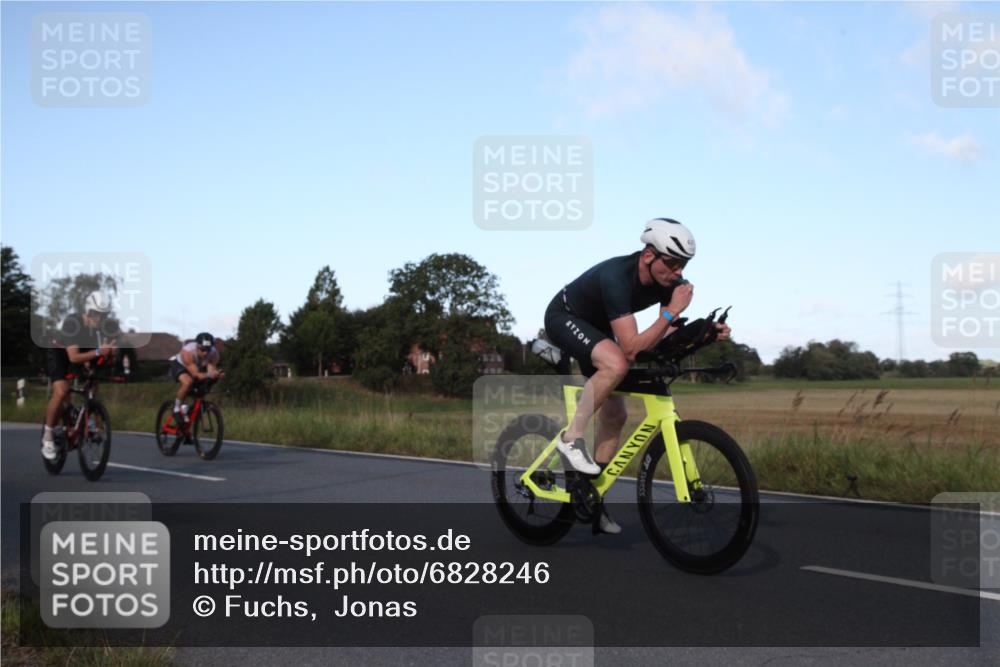 25.08.2024 - Elbe Triathlon Hamburg Fuchs,  Jonas http://msf.ph/oto/6828246 25.08.2024 09:28:34 Radfahren 431, 368, 421, 333, 341, 130 meine-sportfotos.de