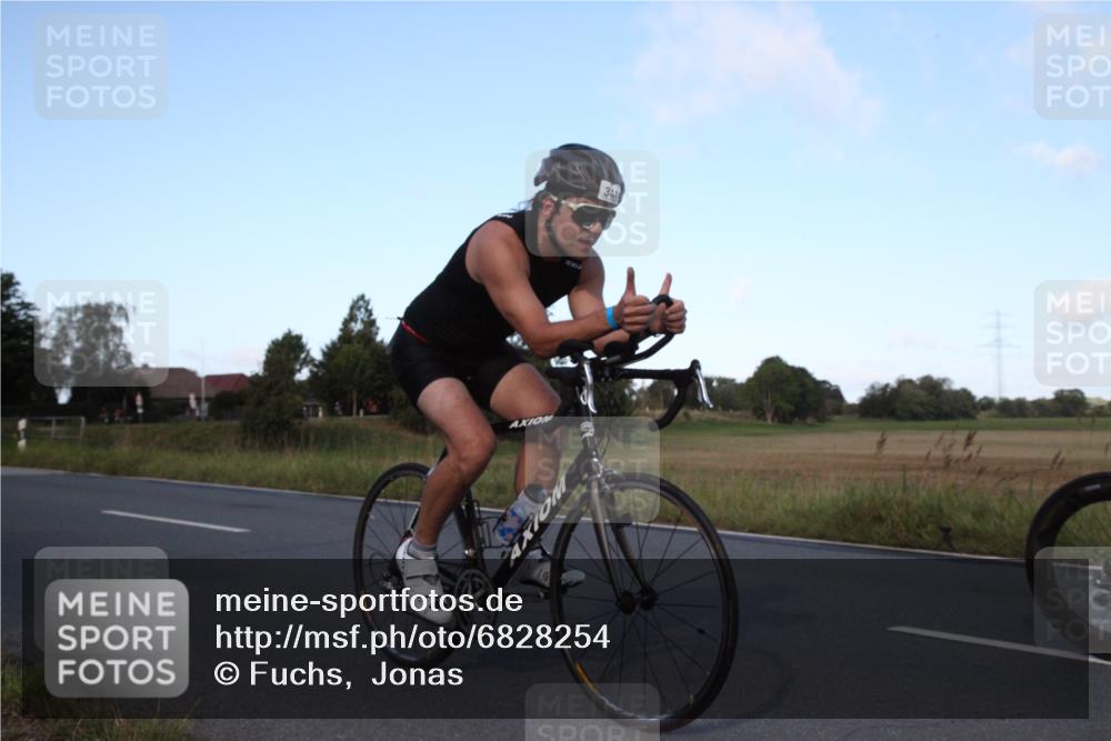 25.08.2024 - Elbe Triathlon Hamburg Fuchs,  Jonas http://msf.ph/oto/6828254 25.08.2024 09:28:36 Radfahren 431, 368, 421, 333, 341, 130, 388, 251 meine-sportfotos.de