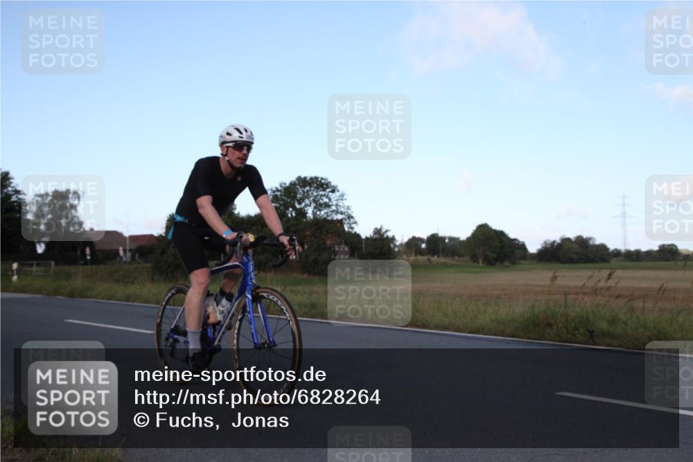 25.08.2024 - Elbe Triathlon Hamburg Fuchs,  Jonas http://msf.ph/oto/6828264 25.08.2024 09:28:42 Radfahren 130, 388, 251, 384, 90, 290, 376 meine-sportfotos.de