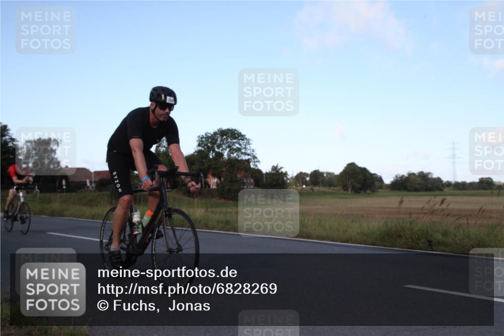 25.08.2024 - Elbe Triathlon Hamburg Fuchs,  Jonas http://msf.ph/oto/6828269 25.08.2024 09:28:45 Radfahren 388, 251, 384, 90, 290, 376, 381 meine-sportfotos.de