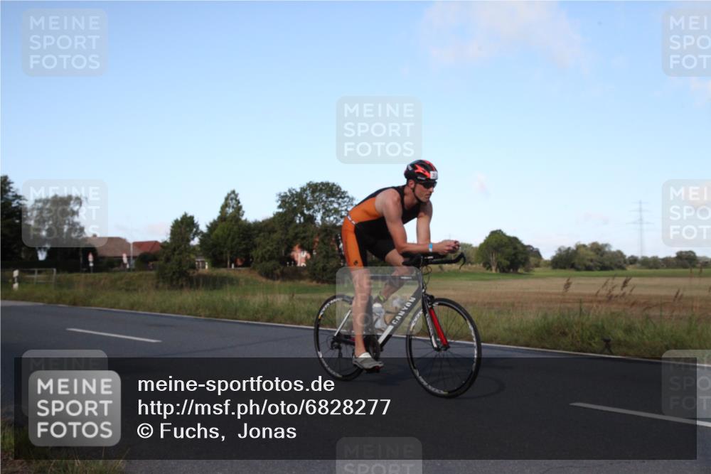 25.08.2024 - Elbe Triathlon Hamburg Fuchs,  Jonas http://msf.ph/oto/6828277 25.08.2024 09:28:49 Radfahren 384, 90, 290, 376, 381, 317 meine-sportfotos.de