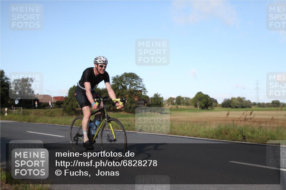 25.08.2024 - Elbe Triathlon Hamburg Fuchs,  Jonas http://msf.ph/oto/6828278 25.08.2024 09:28:51 Radfahren 384, 90, 290, 376, 381, 317 meine-sportfotos.de