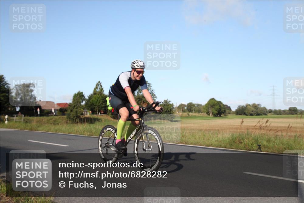 25.08.2024 - Elbe Triathlon Hamburg Fuchs,  Jonas http://msf.ph/oto/6828282 25.08.2024 09:28:54 Radfahren 376, 381, 317, 154 meine-sportfotos.de
