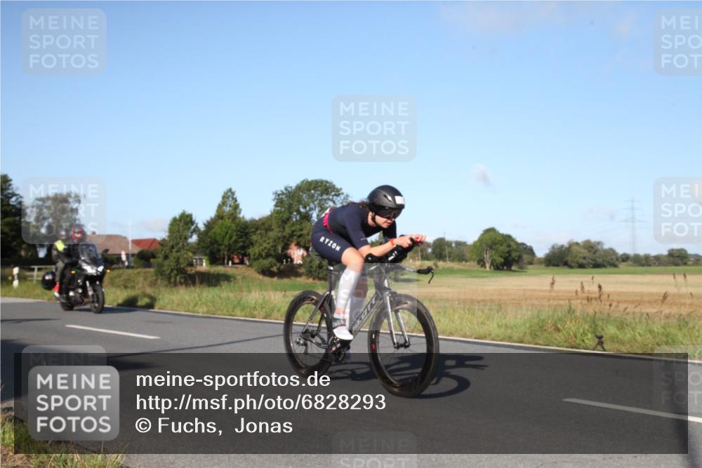 25.08.2024 - Elbe Triathlon Hamburg Fuchs,  Jonas http://msf.ph/oto/6828293 25.08.2024 09:29:10 Radfahren 442, 418, 528, 111, 211, 406 meine-sportfotos.de