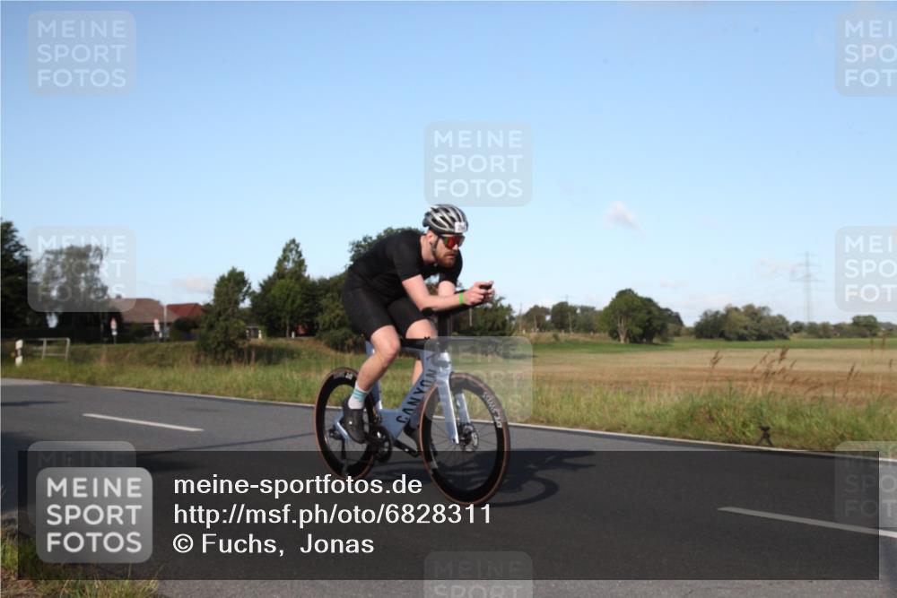 25.08.2024 - Elbe Triathlon Hamburg Fuchs,  Jonas http://msf.ph/oto/6828311 25.08.2024 09:29:24 Radfahren 131, 355, 374, 264, 33, 63, 135, 359 meine-sportfotos.de