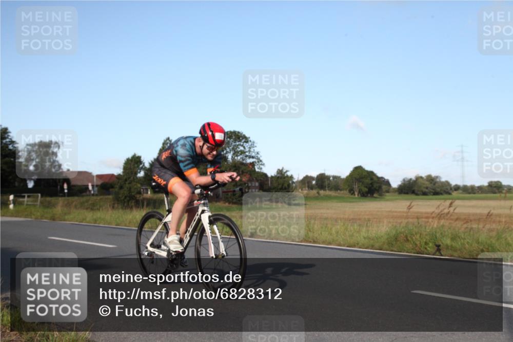 25.08.2024 - Elbe Triathlon Hamburg Fuchs,  Jonas http://msf.ph/oto/6828312 25.08.2024 09:29:25 Radfahren 355, 374, 264, 33, 63, 135, 359 meine-sportfotos.de