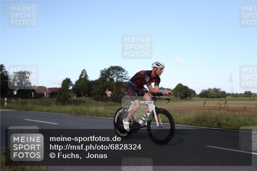 25.08.2024 - Elbe Triathlon Hamburg Fuchs,  Jonas http://msf.ph/oto/6828324 25.08.2024 09:29:31 Radfahren 63, 135, 359, 357 meine-sportfotos.de