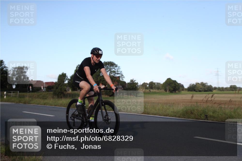 25.08.2024 - Elbe Triathlon Hamburg Fuchs,  Jonas http://msf.ph/oto/6828329 25.08.2024 09:29:34 Radfahren 135, 359, 357 meine-sportfotos.de