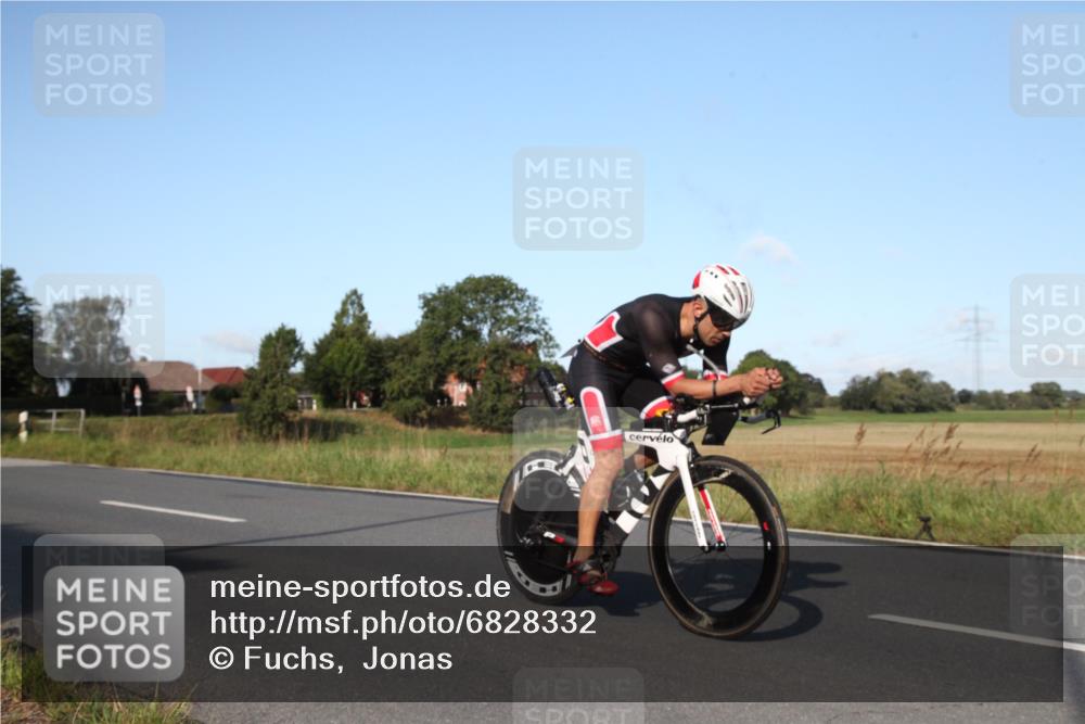 25.08.2024 - Elbe Triathlon Hamburg Fuchs,  Jonas http://msf.ph/oto/6828332 25.08.2024 09:29:49 Radfahren 66, 447, 98, 407, 138, 385, 401 meine-sportfotos.de
