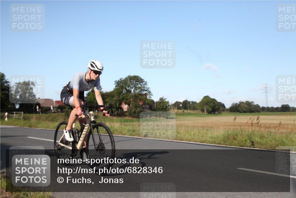 25.08.2024 - Elbe Triathlon Hamburg Fuchs,  Jonas http://msf.ph/oto/6828346 25.08.2024 09:29:54 Radfahren 66, 447, 98, 407, 138, 385, 401, 305 meine-sportfotos.de