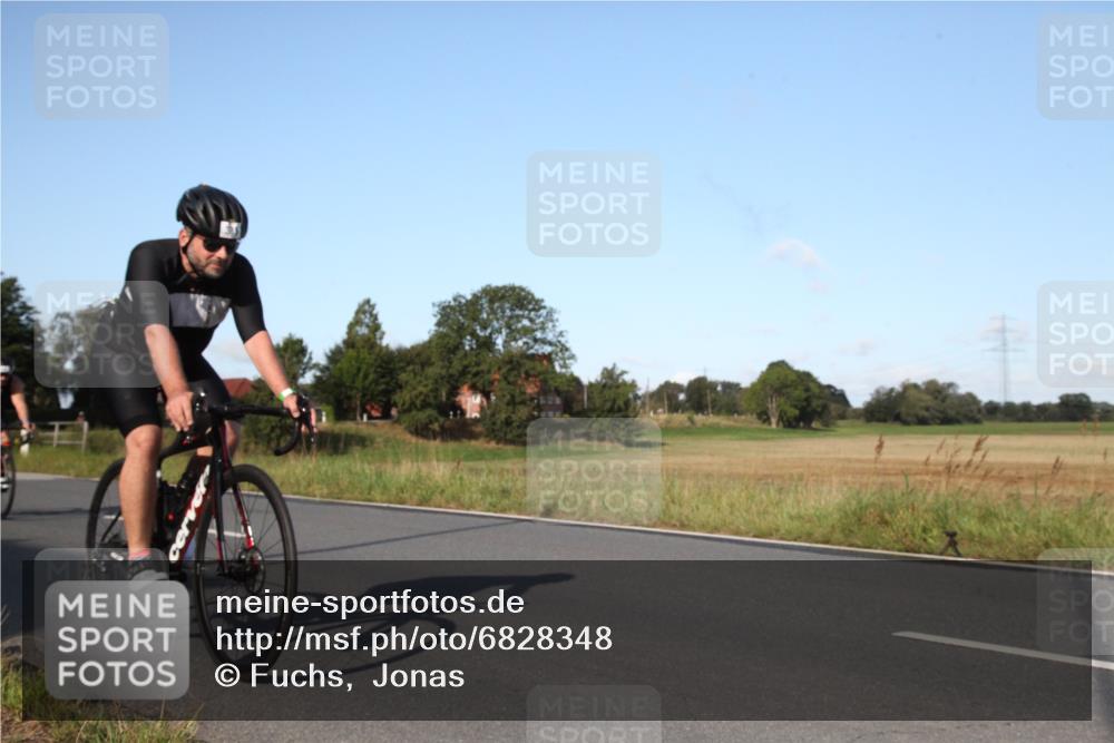 25.08.2024 - Elbe Triathlon Hamburg Fuchs,  Jonas http://msf.ph/oto/6828348 25.08.2024 09:29:55 Radfahren 447, 98, 407, 138, 385, 401, 305, 101 meine-sportfotos.de