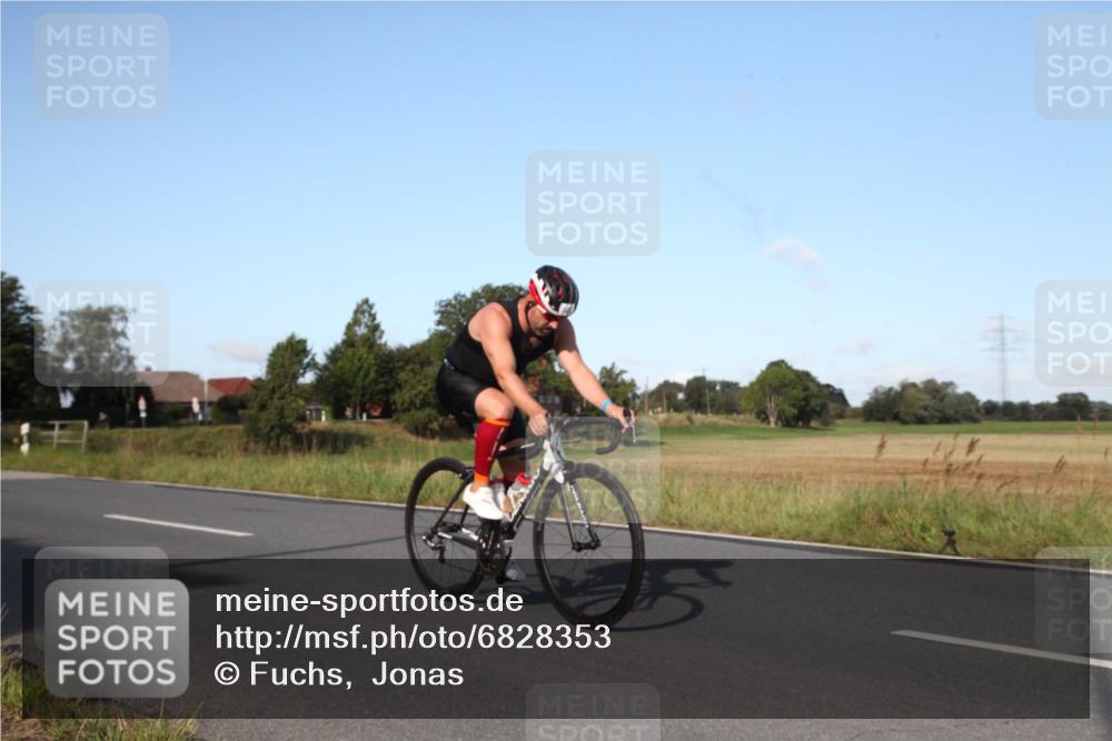25.08.2024 - Elbe Triathlon Hamburg Fuchs,  Jonas http://msf.ph/oto/6828353 25.08.2024 09:29:56 Radfahren 447, 98, 407, 138, 385, 401, 305, 101 meine-sportfotos.de