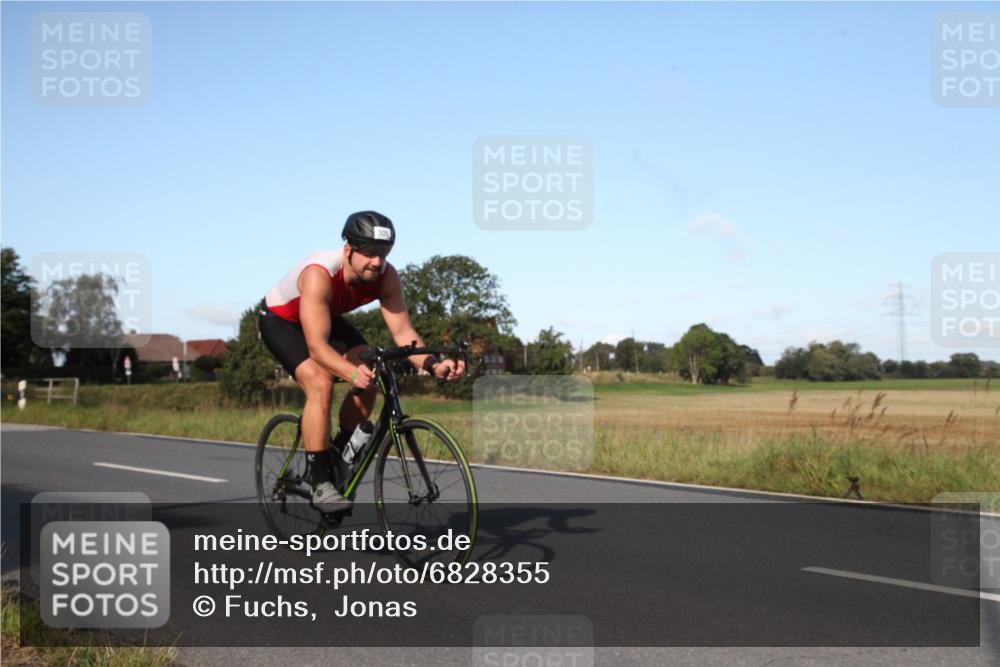 25.08.2024 - Elbe Triathlon Hamburg Fuchs,  Jonas http://msf.ph/oto/6828355 25.08.2024 09:29:57 Radfahren 98, 407, 138, 385, 401, 305, 101 meine-sportfotos.de