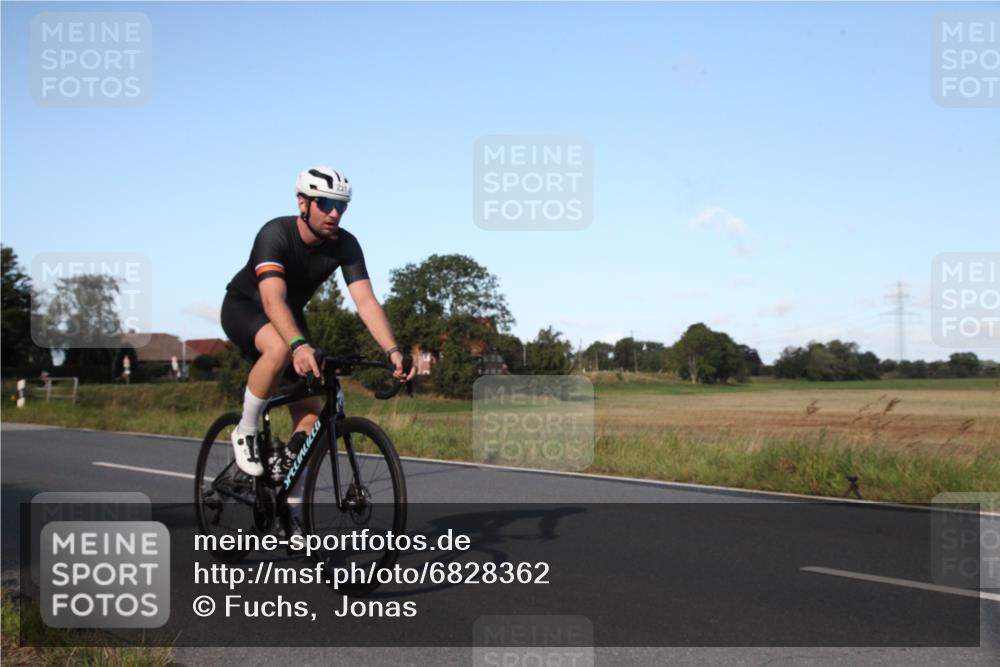 25.08.2024 - Elbe Triathlon Hamburg Fuchs,  Jonas http://msf.ph/oto/6828362 25.08.2024 09:30:06 Radfahren 101, 231, 221, 114 meine-sportfotos.de